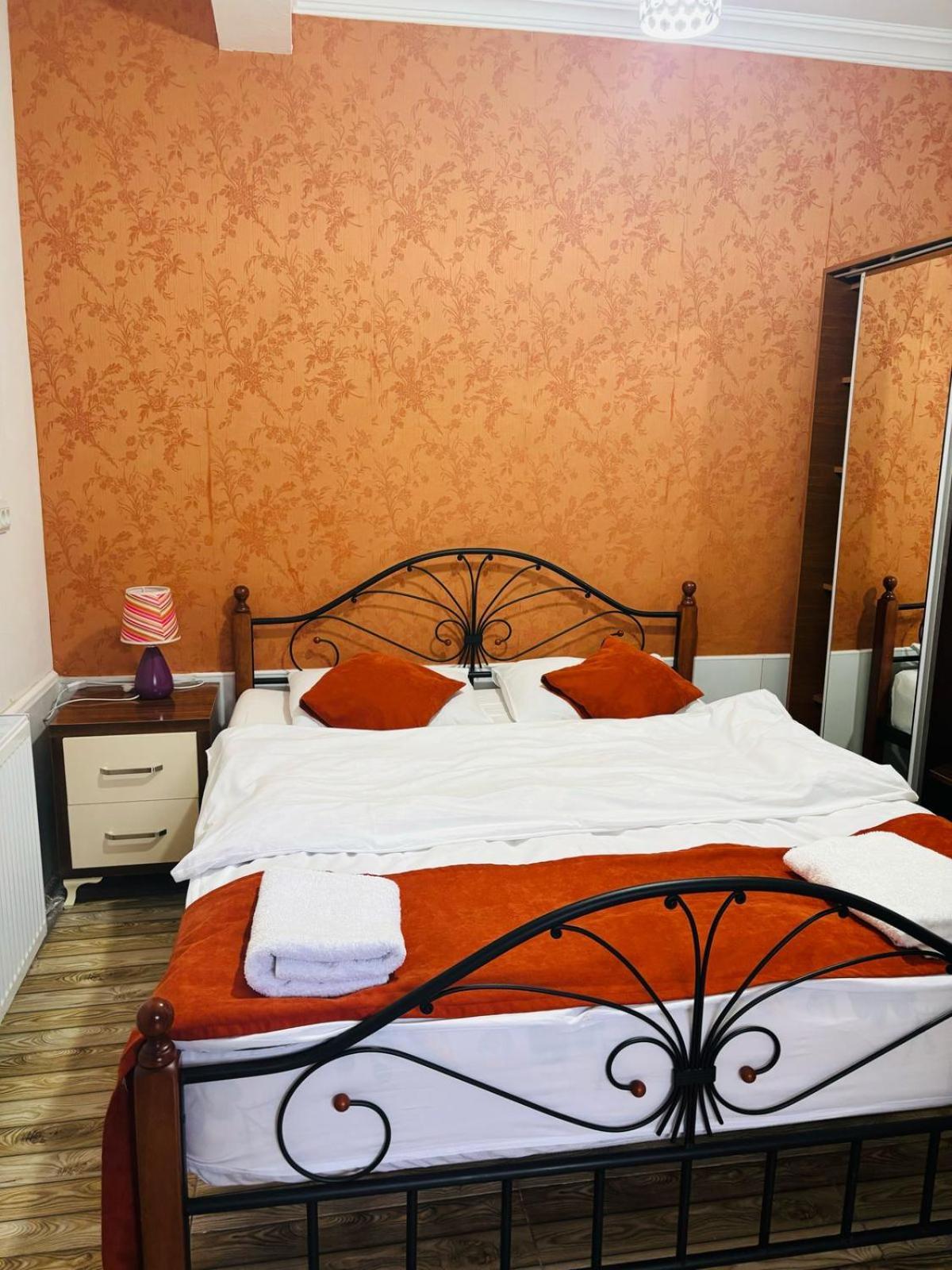 Nikas Guest House Batumi Exterior foto