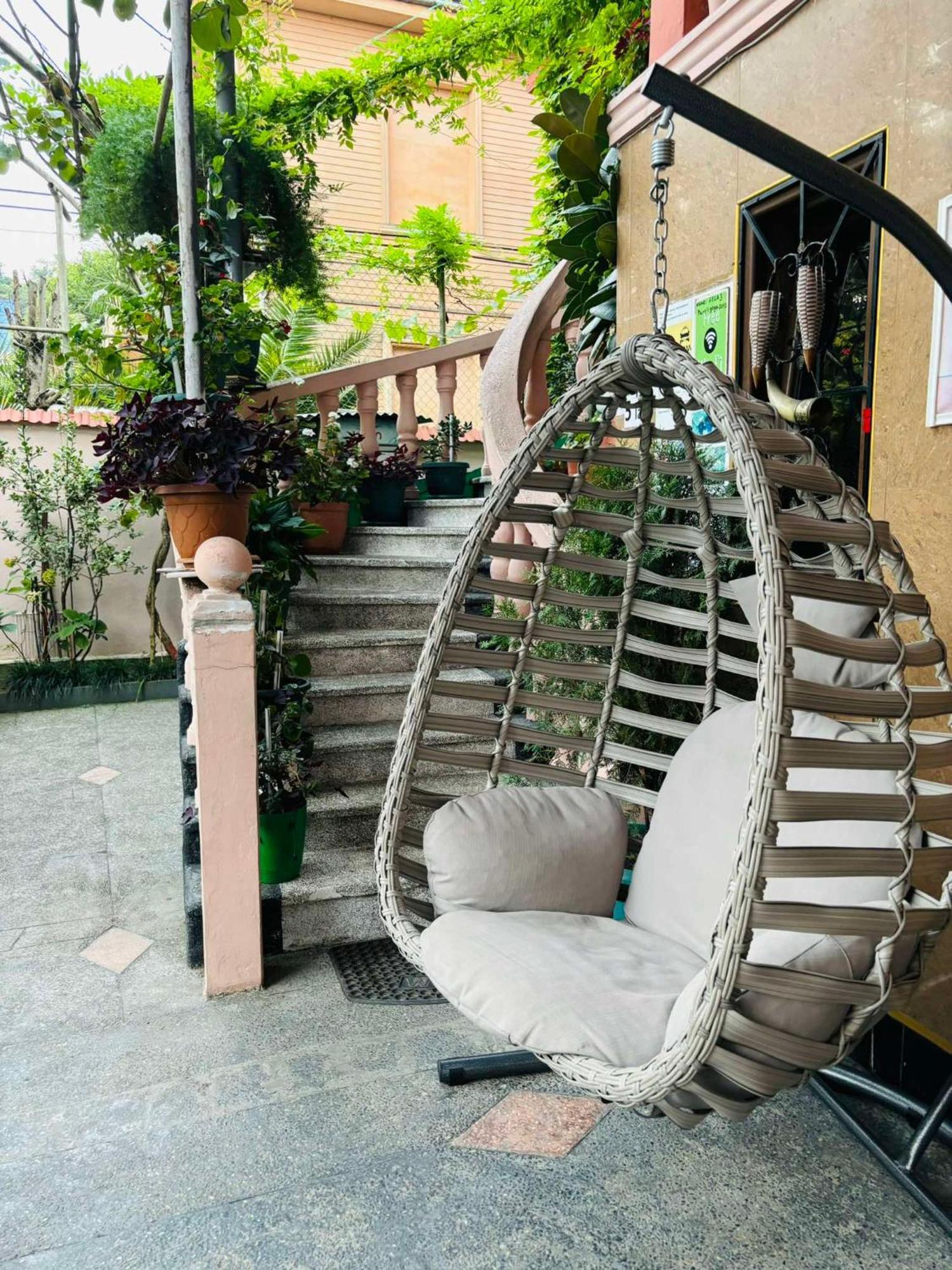 Nikas Guest House Batumi Exterior foto