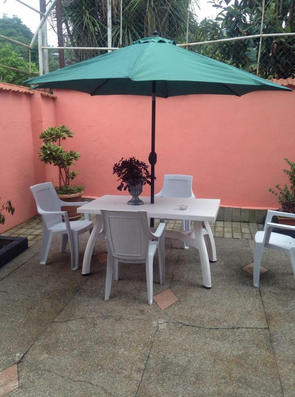 Nikas Guest House Batumi Exterior foto