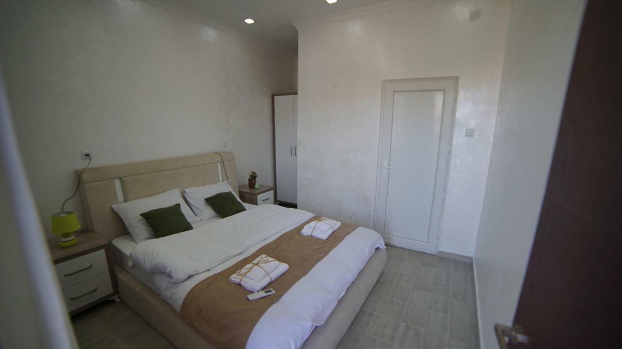Nikas Guest House Batumi Exterior foto