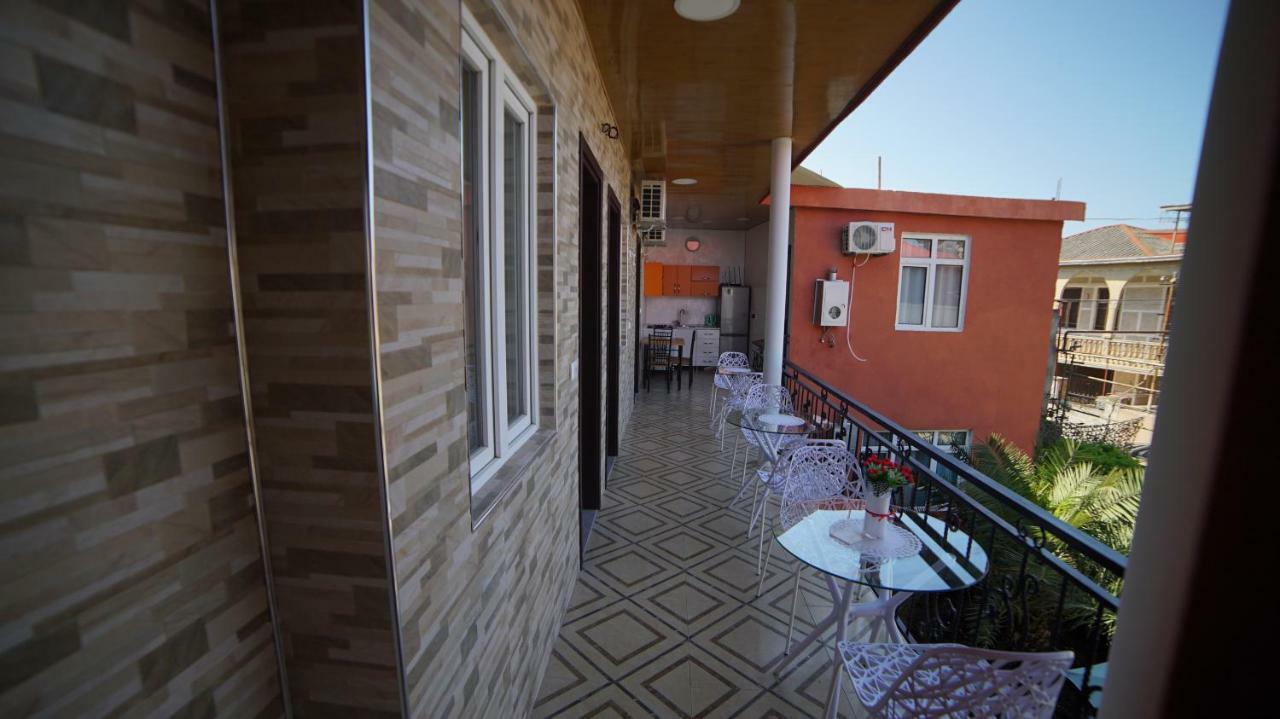 Nikas Guest House Batumi Exterior foto