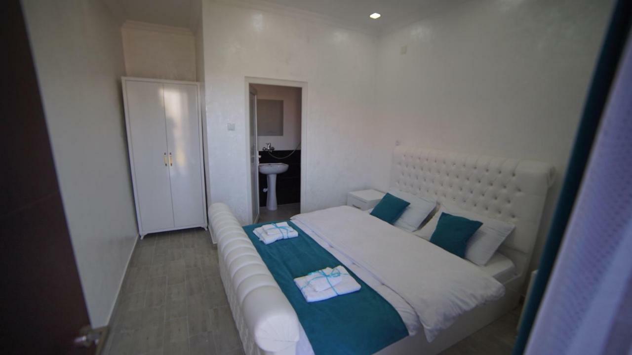 Nikas Guest House Batumi Exterior foto